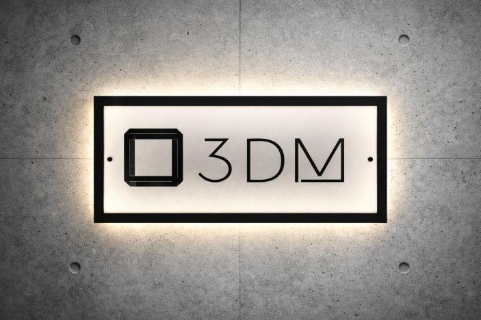  Szyld LED 280×520 mm z Twoim logo – efekt HALO